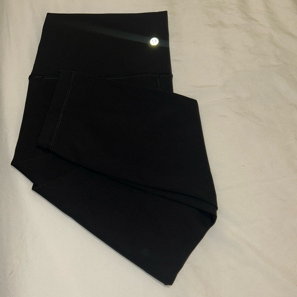 Lululemon Wunder Under High-rise Crop 23 Full-On Luxtreme Size 12 Black